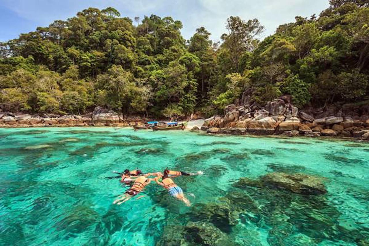 Bayview Sunset Hotel Koh Lipe Bagian luar foto